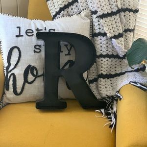 Wine cork “R” initial holder